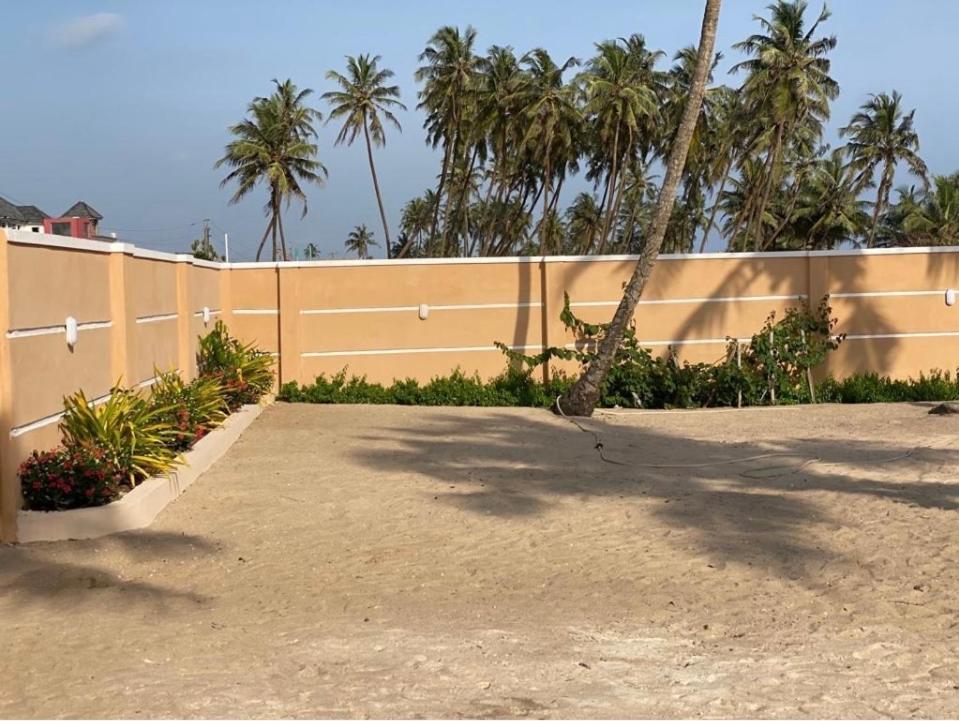 Oceanfront Wavecrest Hotel Lekki Bagian luar foto