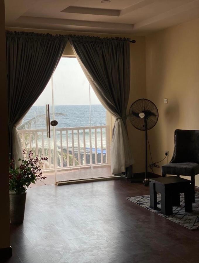 Oceanfront Wavecrest Hotel Lekki Bagian luar foto