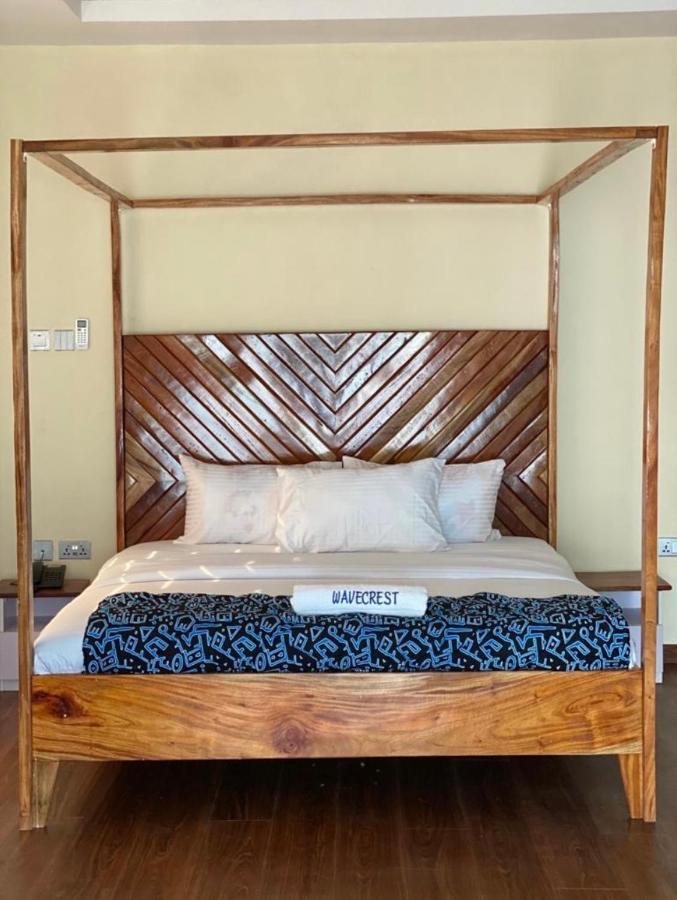 Oceanfront Wavecrest Hotel Lekki Bagian luar foto