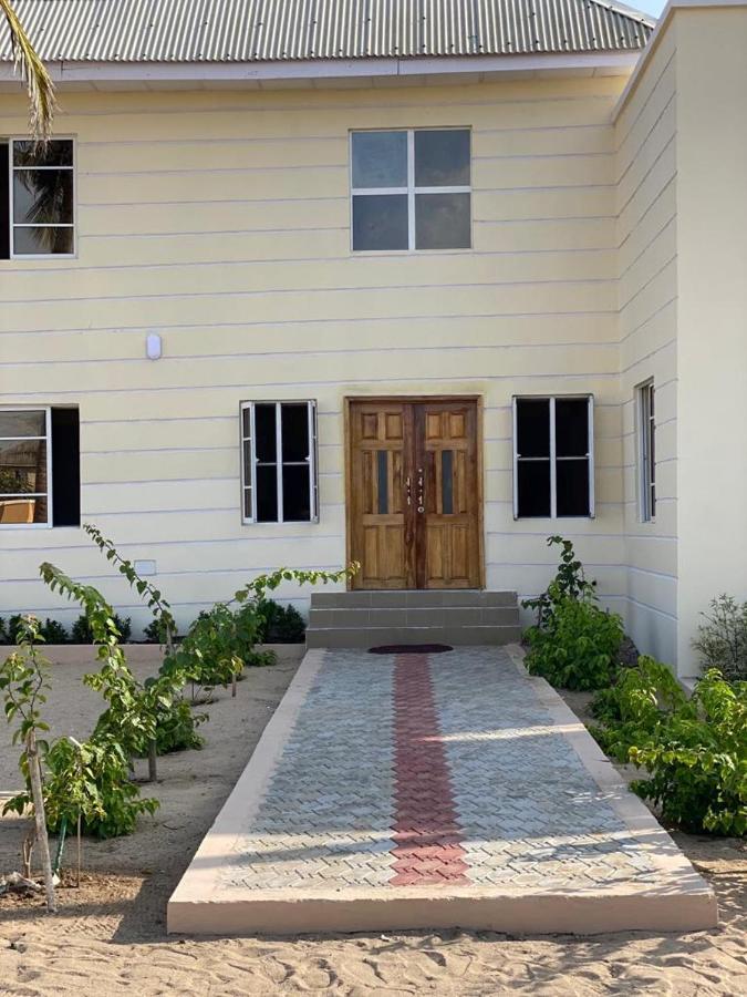 Oceanfront Wavecrest Hotel Lekki Bagian luar foto