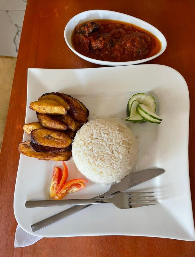 Oceanfront Wavecrest Hotel Lekki Bagian luar foto